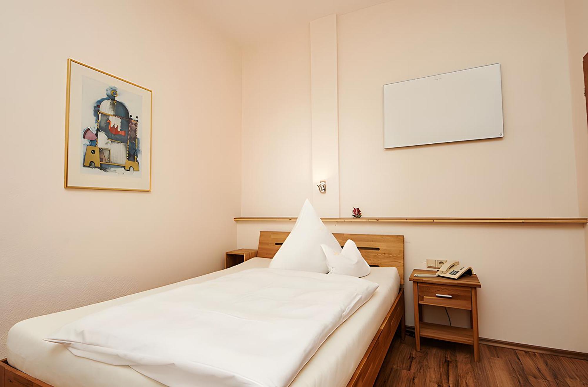 Vegan Hotel Und Restaurants Nicolay 1881 Цельтинген-Рахтиг Экстерьер фото