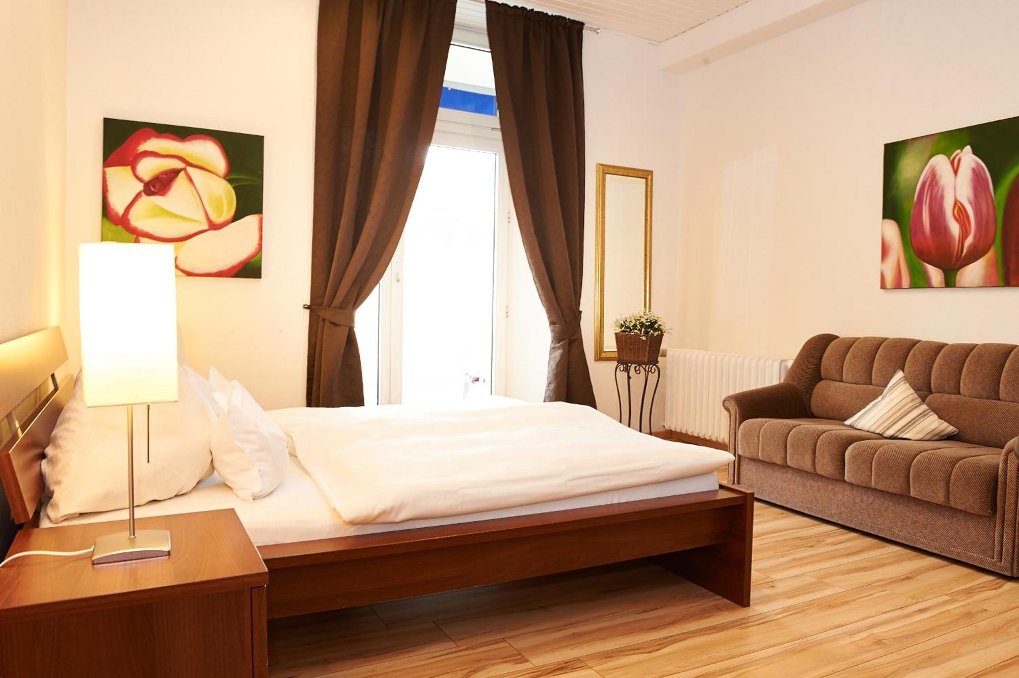 Vegan Hotel Und Restaurants Nicolay 1881 Цельтинген-Рахтиг Экстерьер фото
